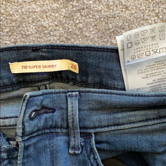 Levi’s 710 Super Skinny Dark Wash Jeans - Picture 2 of 3